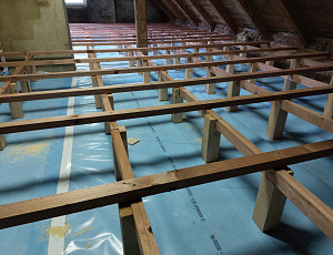 Zateplení půdy a zhotovení podlahy